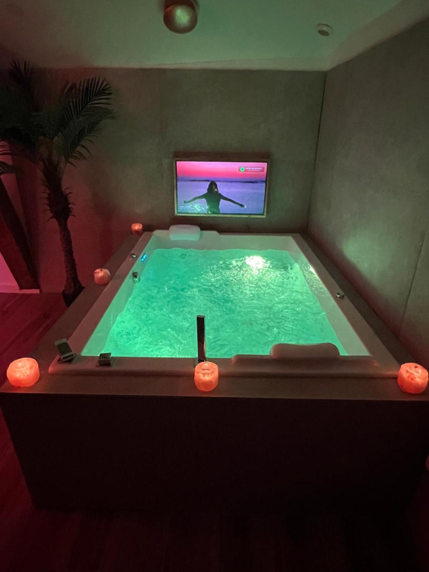 Boheme & Jacuzzi * Vienne (Isere)